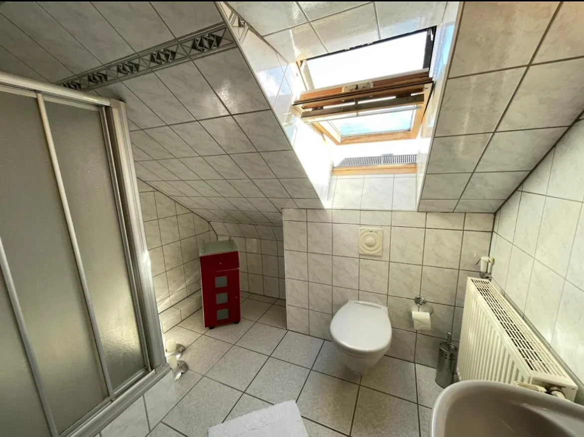 Nice House, 5 Rooms, Garden, Free Parking, Smarttv Hannover