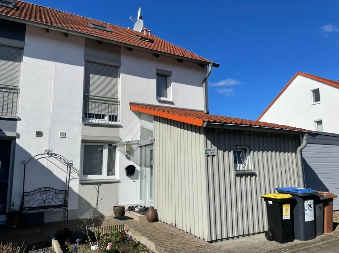 Nice House, 5 Rooms, Garden, Free Parking, Smarttv Hannover 0*,  Tyskland