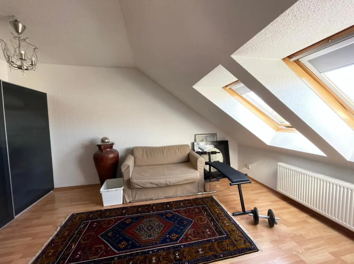 Nice House, 5 Rooms, Garden, Free Parking, Smarttv Hannover